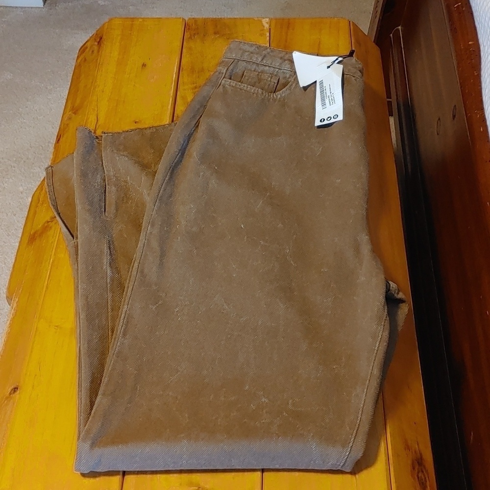 🍁NWT Women's Boo Hoo High Waist Distressed Brown Wide Leg Fray Hem Jeans